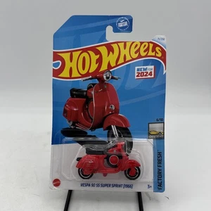 Hot Wheels Factory Fresh 6/10 Vespa 90 SS Super Sprint 1966 71/250 rot F26 - Bild 1 von 3