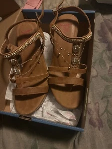 Tan, size 8, wedge heels with crystals and chains on them! - Picture 1 of 4