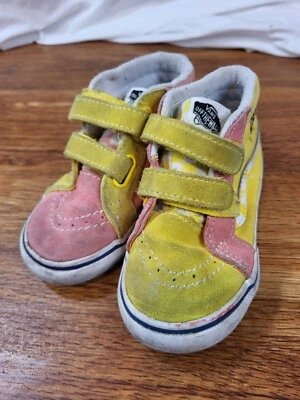 Zapatillas altas Vans X Bob Esponja SK8 gamuza fuera de la pared niño pequeño 8,5 amarillo rosa Foto 1 de 4