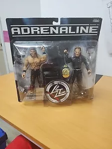 2007 Johnny Nitro & Jeff Hardy Jakks Adrenaline Series 23 ENTRAMBI FIRMATI - Foto 1 di 12