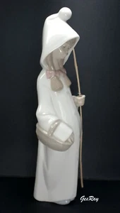 Collectible Lladro Figurine Girl with Basket and Walking Stick, Lladro People - Picture 1 of 6