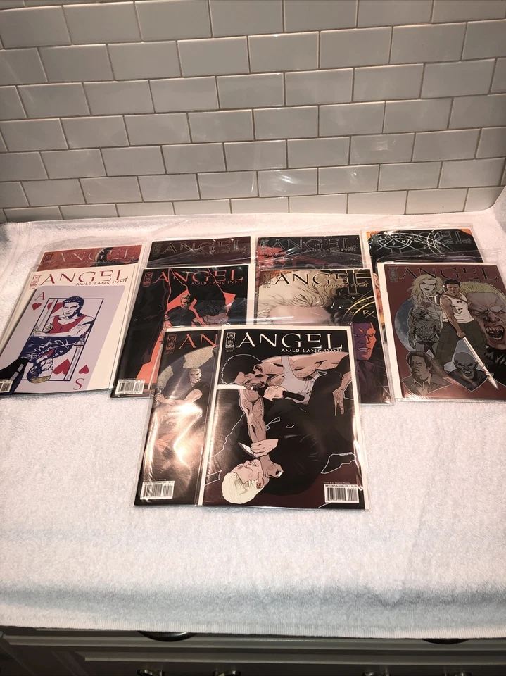 Angel (Buffy Vampire Slayer) Auld Lang Syne выпуск 1-5 комиксов с обложками (A & B) - Изображение 1 из 4