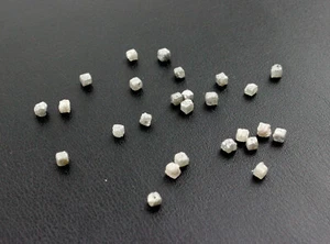 1 x Rohdiamat Würfel Weiß grau gebohrt Natur Roh Diamant ca. 0,35 kt / ca. 3,5mm - Bild 1 von 4