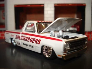 1972 DODGE D-150 HEMI "RAMCHARGERS" PICKUP TRUCK LIMITED EDITION 1/64 M2 - Picture 1 of 4