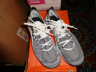 NEW 9.5M LADIES NIKE FREE TR FLYKNIT 3 CARDIO SNEKAERS BLACK WHITE - Image 1 of 4