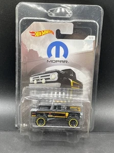 Hot Wheels Mopar Series '70 Dodge Power Wagon Pickup MOC JR377 In Plastic Holder - Picture 1 of 5