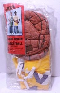Lakers NBA Team Kitchen Apron & Oven Mitt Vintage Magic Johnson - Picture 1 of 14