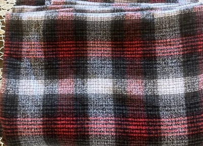 "Tela de franela a cuadros negra, blanca, gris, roja, buen peso, 3 yardas x 42"" de ancho" Foto 1 de 2