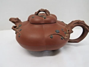 Chinesische Yixing Zisha rote Ton Keramik Teekanne Reben Blätter signiert - kleiner Chip - Bild 1 von 18