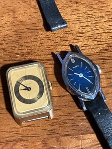 Relojes mecánicos de cuerda TIMEX para mujer únicos rectangulares dorados ovalados cajas piezas - Imagen 1 de 5
