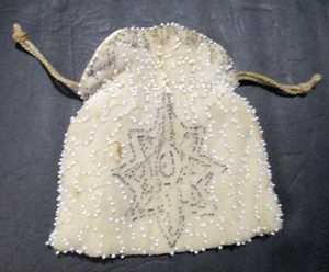 Antique Ivory/Silver Beaded Silk Drawstring Purse - Excellent Condition - Picture 1 of 4