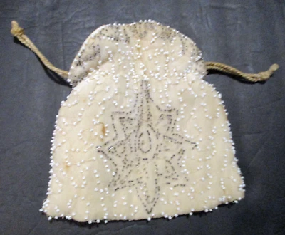 Antique Ivory/Silver Beaded Silk Drawstring Purse - Excellent Condition - Image 1 of 4