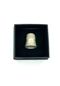 Vintage Art Nouveau 1920’s 800 Silver Thimble - Size 9 - Floral Motif - Picture 1 of 6