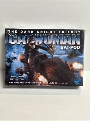Moebius The Dark Knight Rises: Batpod with Catwoman 1:18 Model Kit Batman Movie - Image 1 of 4