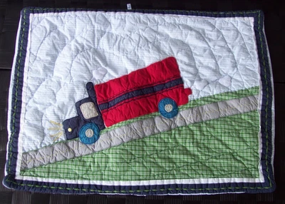 Camión de transporte Pottery Barn Kids Brody acolchado almohada falsa ~ ESTÁNDAR Foto 1 de 4