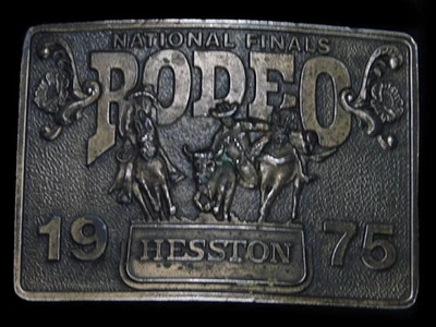 TG03173 DE COLECCIÓN SIN PRECIO BASE ***RODEO DE FINALES NACIONALES DE 1975*** HEBILLA DE COLECCIONISTA HESSTON Foto 1 de 2