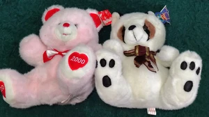 Lot 2 Plush: 10" Pink Animated Bear Hand Puppet, King Plush 2000 & White Raccoon - Picture 1 of 8
