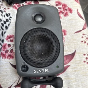1x not pair Genelec 8020c Studio Monitors - Picture 1 of 5