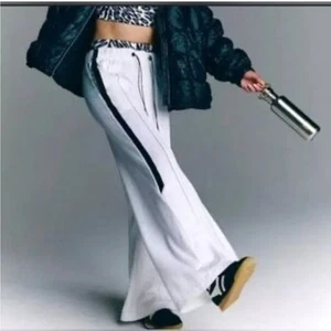 Free People Movement Fineline Wide Leg Sweatpants Size Medium White/Black New - Picture 1 of 9