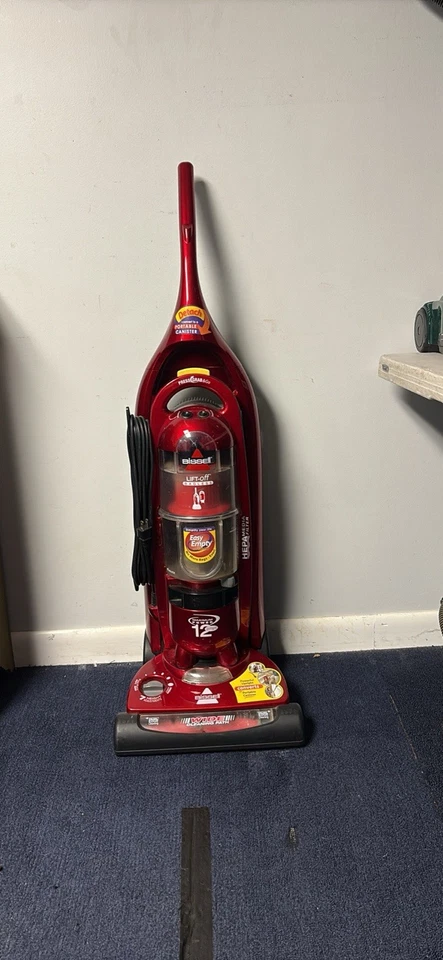 2 GEN 2004 Bissell lift off bag less rare - Image 1 of 1