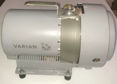 Bomba de desplazamiento seco Agilent Varian SH110 100-230V 50/60Hz SH01101UNIV monofásica Foto 1 de 4