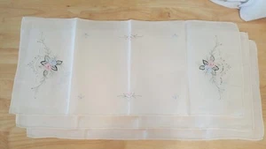 3 Sciarpa comò fiori ricamata a mano centrino lino panna VINTAGE taglio lavoro - Foto 1 di 5
