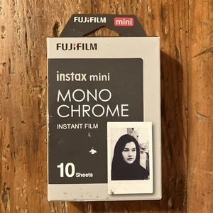 Fujifilm Instax Mini película instantánea monocromática equilibrada con luz diurna 10 exposiciones 2025 - Imagen 1 de 3