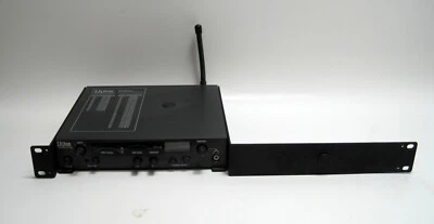 LISTEN TECHNOLOGIES LT-800-216 MHz RF TRANSMITTER W/Rackmount - Image 1 of 4