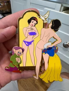 Disney Snow White With Dopey In Dressing Mirror Fantasy Pin LE 88 - Picture 1 of 12