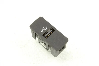 2018 宝马 M240i 228i 230i USB 端口插座 9230248 17-21 — 第 1/4 张图片