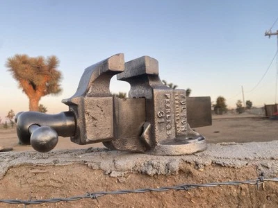 Tornillo de maquinista vintage FULTON PEERLESS No.32 mandíbulas de 4" LOWVILLE N.Y. 29 libras vicio Foto 1 de 4