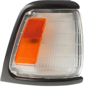 New Right Corner Light Fits Toyota Pickup SR5 6 Cyl 3.0L By TO2521123 8161089176 - Picture 1 of 4