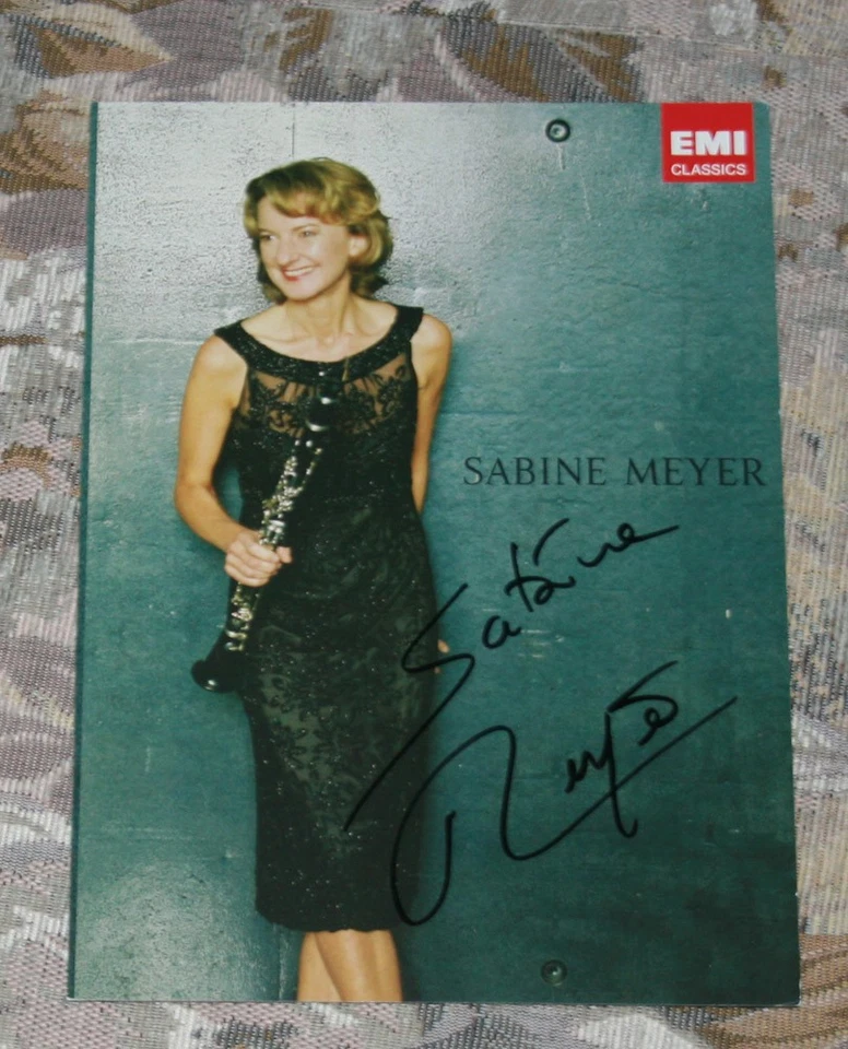 Sabine Meyer, orginal signiert, Top Autogrammkarte - Bild 1 von 1