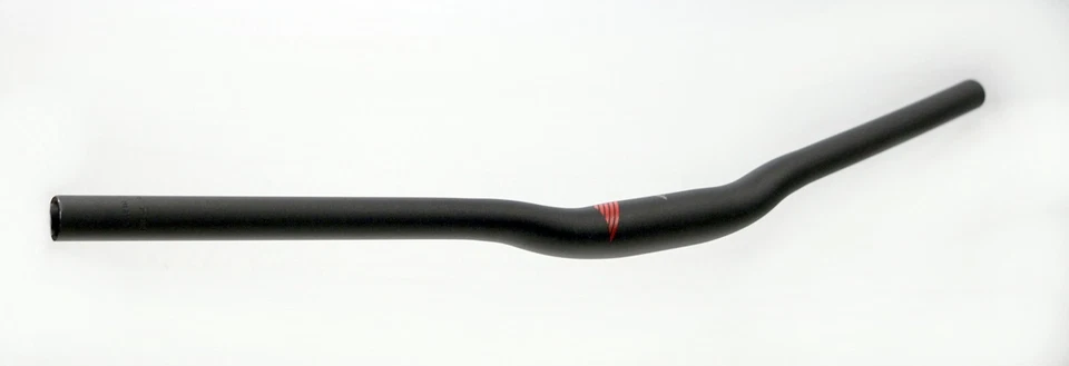 Aluminium Risebar MTB Lenker 700 mm breit für Mountainbike schwarz matt Logo rot - Bild 1 von 1