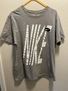 The Nike Tee Men’s Size Large Gray Short Sleeve T Shirt White Logo “Nike” - Picture 1 of 4