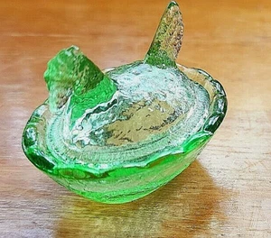 Hen chicken Key Lime Green GIass Salt Cellar Trinket Covered Basket Nest 2 1/2 " - Picture 1 of 16