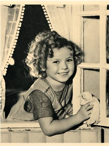 Vintage Shirley Temple Cleaning Windows Black White 8 x 10 - Picture 1 of 6
