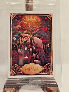 Tarjeta promocional Hazbin Hotel Pass The Popcorn Foil (PR-15) - Sing Along EXCLUSIVA 😈 - Imagen 1 de 4