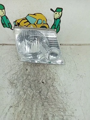 Faro delantero Ford Explorer 2003, lado del pasajero (RF)  Foto 1 de 2