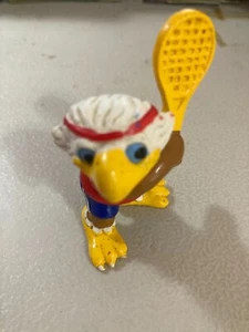 Figura de PVC Wallace Berrie 1981 equipo olímpico de EE. UU. Sam The Eagle tenista jugador - Imagen 1 de 1