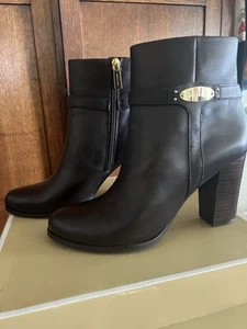 Michael Kors Leather Finley Ankle Boot Size 8 Chocolate - Picture 1 of 11