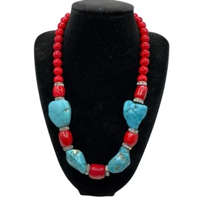 Collar Grueso Teñido Howlita y Rojo Teñido Bambú Coral/Cuentas de Vidrio 18"-20" *DEFECTUOSO - Imagen 1 de 12