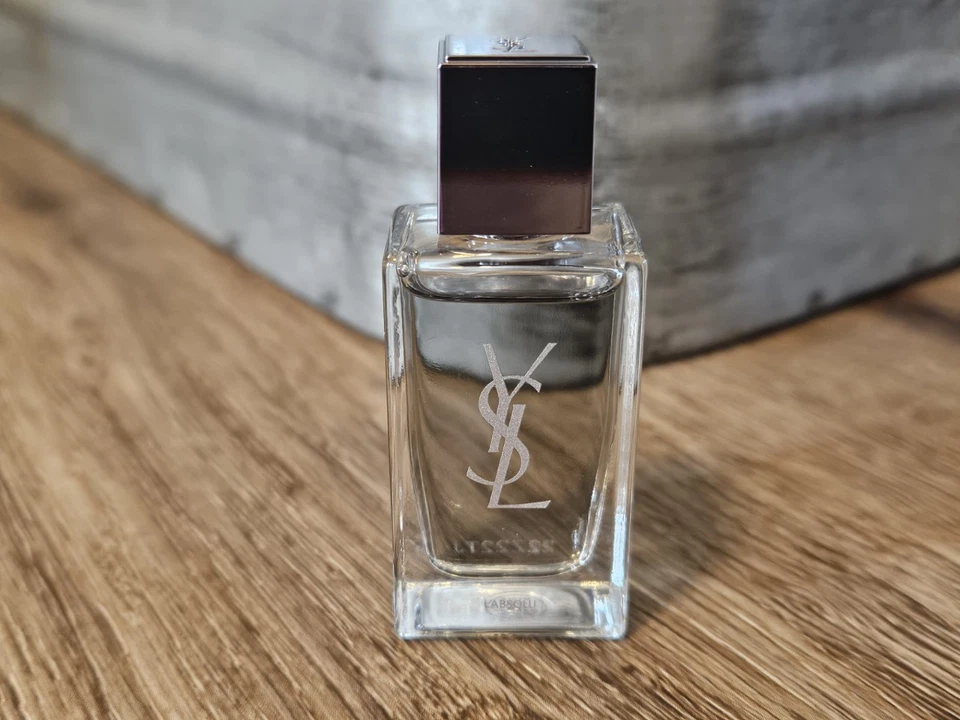 Colonia Yves Saint Laurent Myslf Absolu .25 fl oz nueva en caja Foto 1 de 1