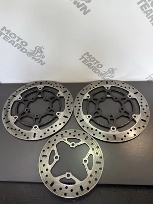 Discos de freno delanteros y traseros Triumph Street Triple 675R EBC 675R Foto 1 de 4