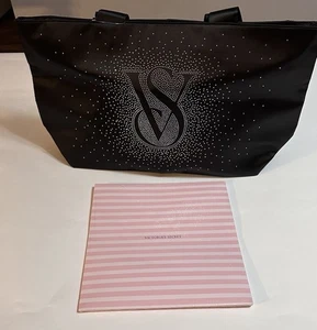 Victoria's Secret Weekender-Tasche schwarz Glanz Logo Glitzer Beuteltasche mit Geschenkbox neu - Bild 1 von 8