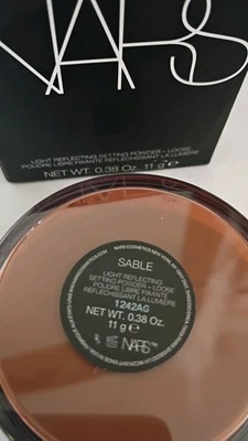 Polvo suelto reflectante de luz NARS 1410 - 0,3 fl oz Foto 1 de 2