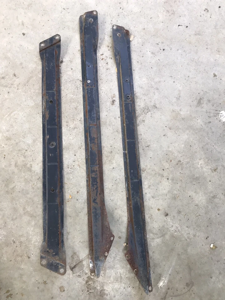 Oldsmobile Starfire Jetstar 1963 capó soportes noventa y ocho ochenta soporte de soporte Foto 1 de 4