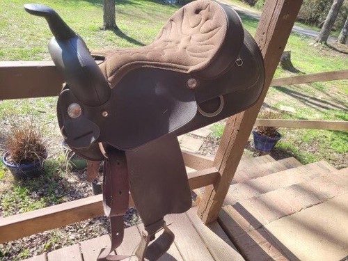 16'' Brown Wintec Synthetic Western trail saddle