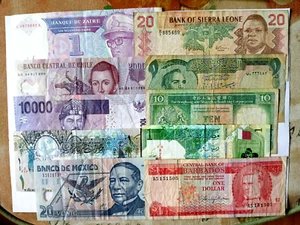 world banknotes, 10 in good to near UNC ( 1 ) - Picture 1 of 2