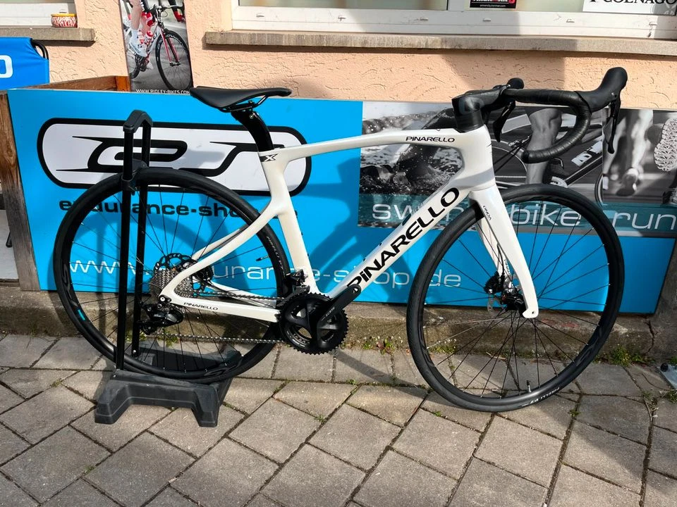 Pinarello X1 Rennrad Carbon Shimano 105 RH 51/54,5/56 - Bild 1 von 1